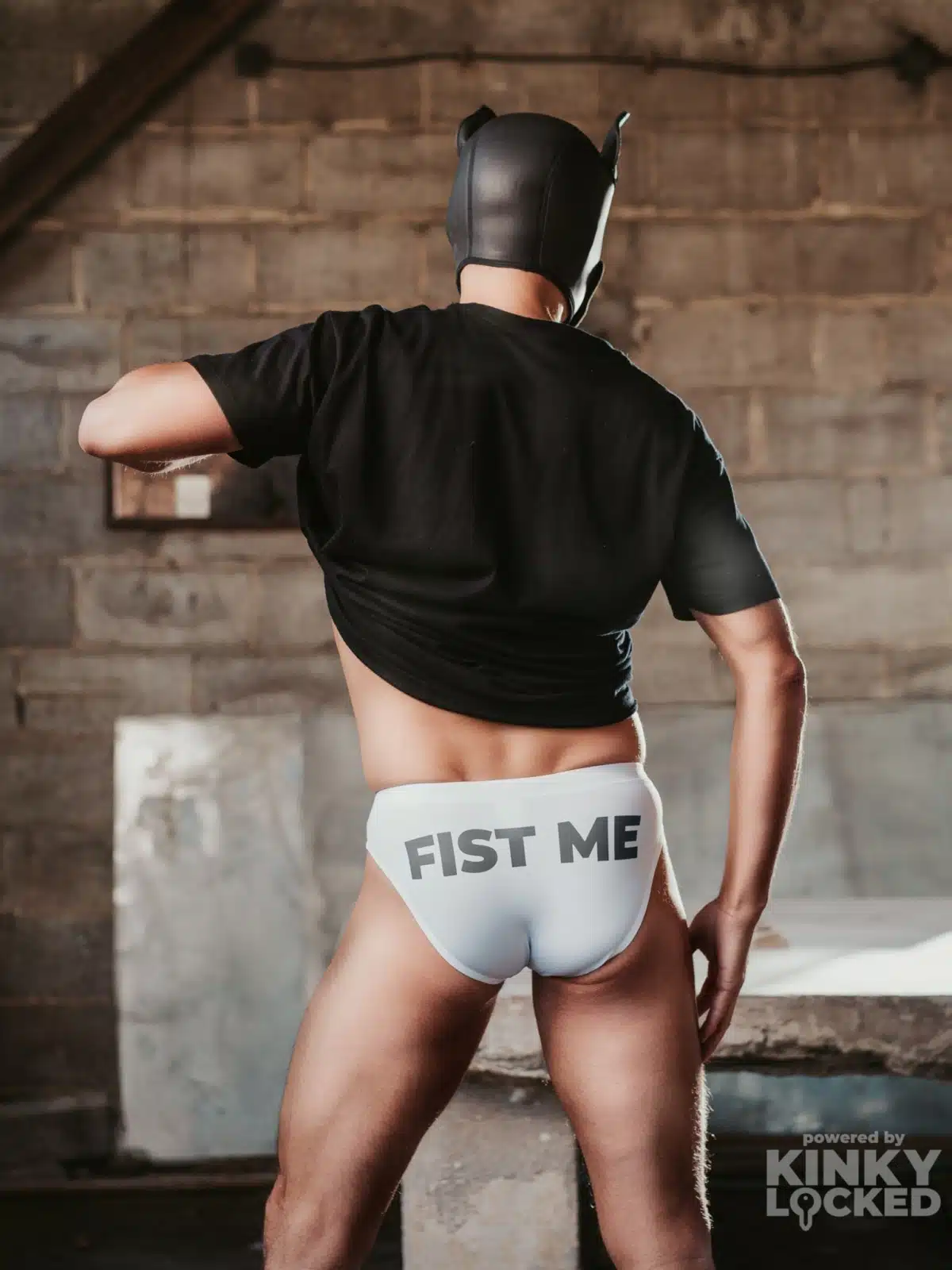 kinky gay speedo 23 z 36 scaled KINKY LOCKED - FETISH GEAR FOR EVERYONE