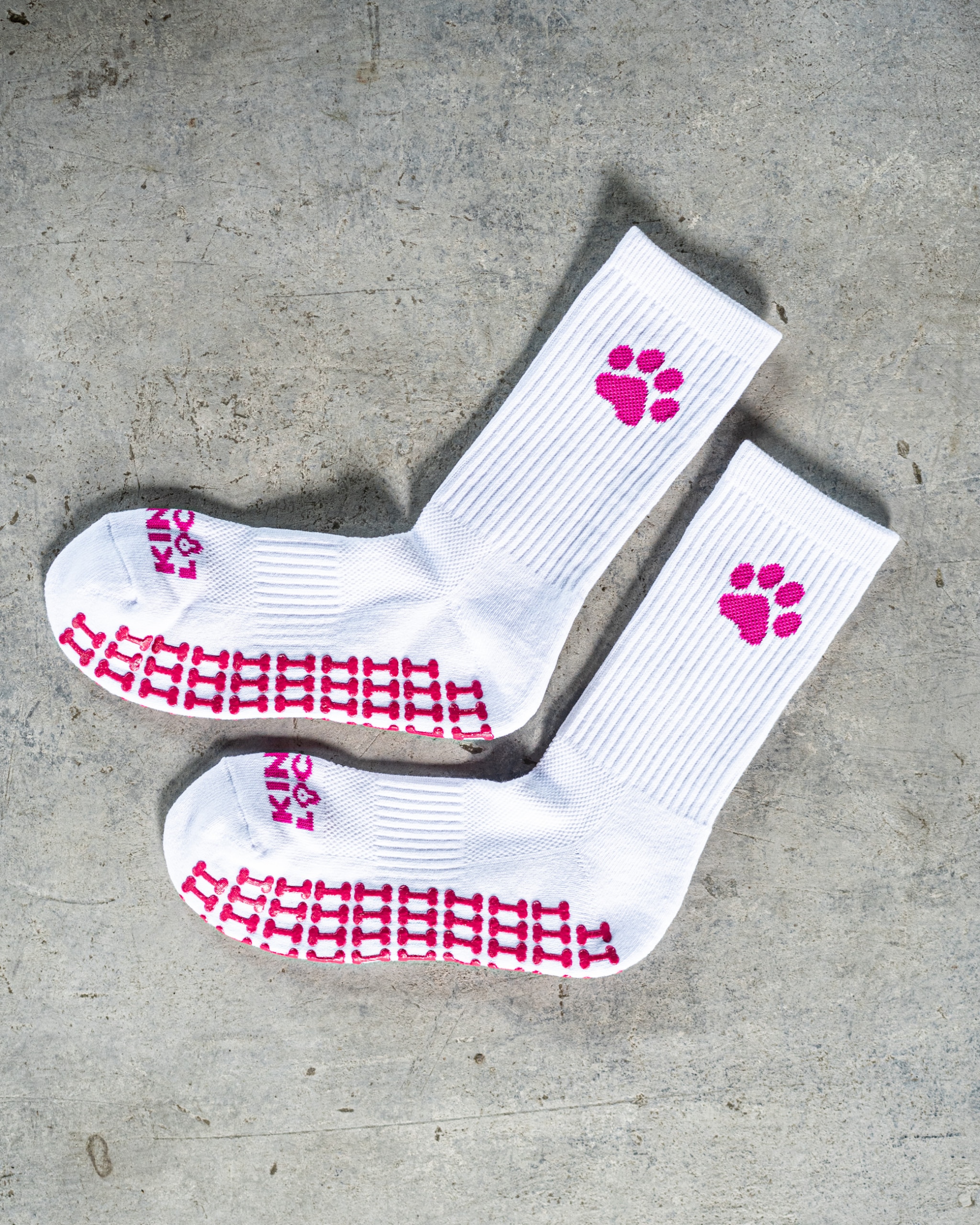 puppy-grip-socks (4 z 56) puppy grip socks 4 z 56 scaled KINKY LOCKED - FETISH GEAR FOR EVERYONE