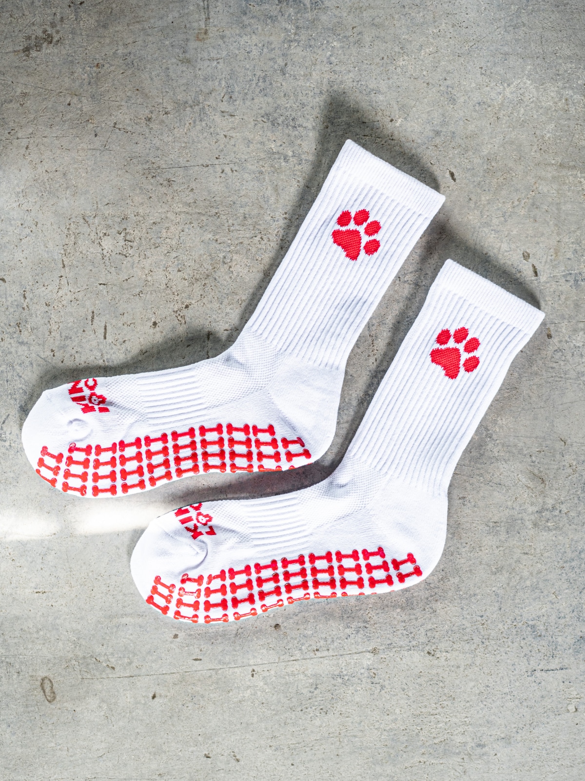 PUPPY RED GRIP SPORT SOCKS 2 puppy grip socks 8 z 56 KINKY LOCKED - FETISH GEAR FOR EVERYONE