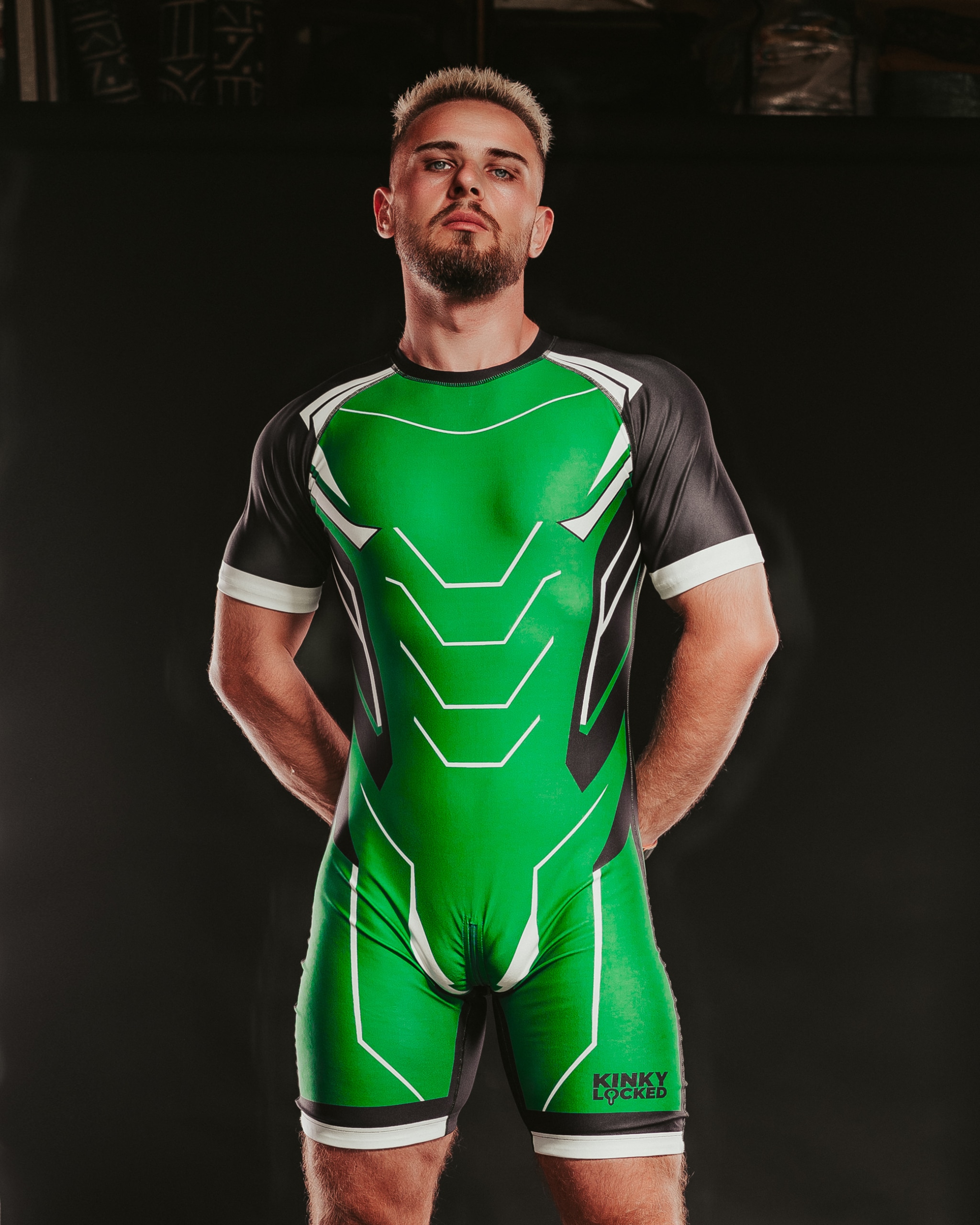 KINKYLOCKED-SURFSUIT (3 z 26) KINKYLOCKED SURFSUIT 3 z 26 1 scaled KINKY LOCKED - FETISH GEAR FOR EVERYONE
