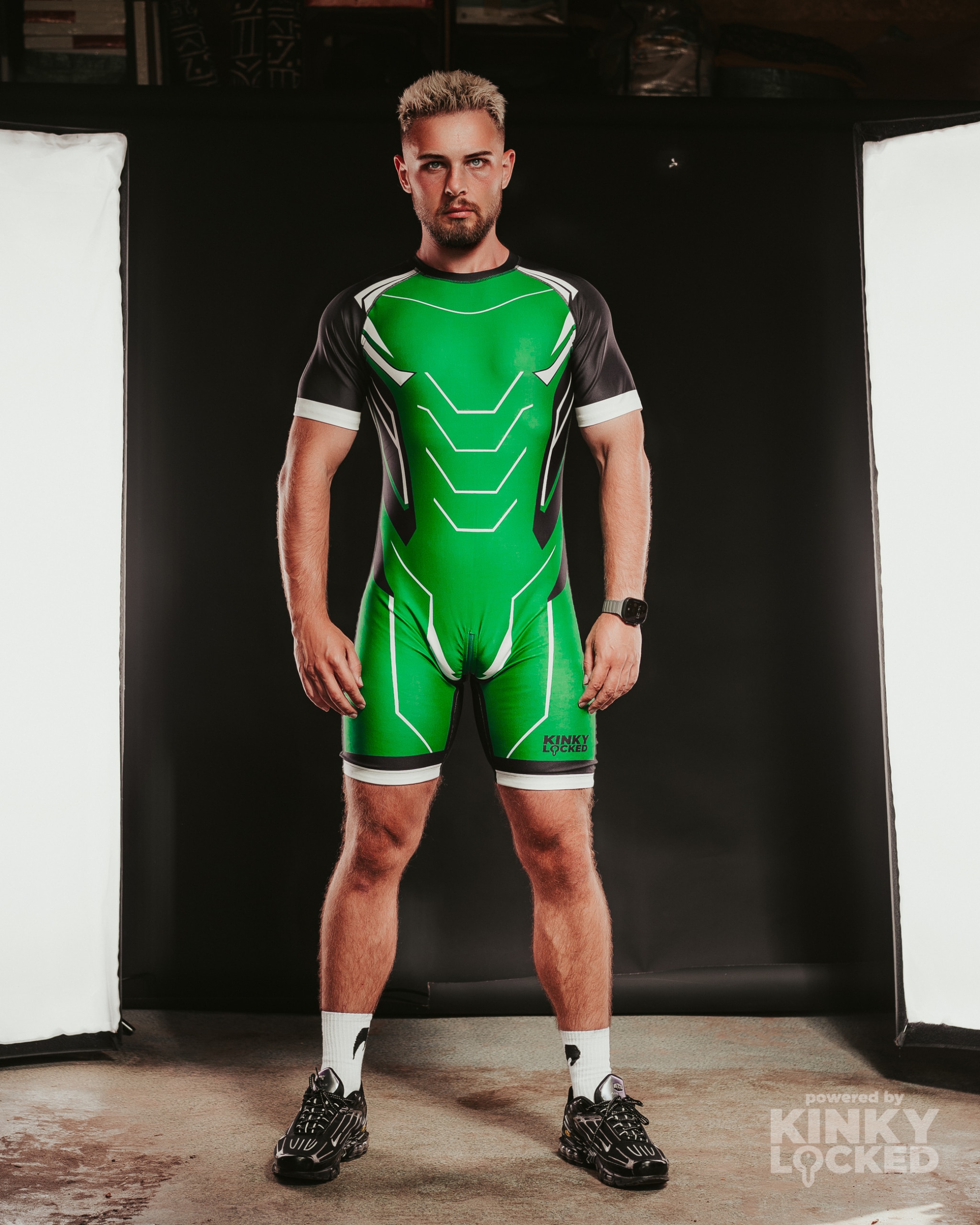 KINKYLOCKED-SURFSUIT (5 z 26) KINKYLOCKED SURFSUIT 5 z 26 scaled KINKY LOCKED - FETISH GEAR FOR EVERYONE