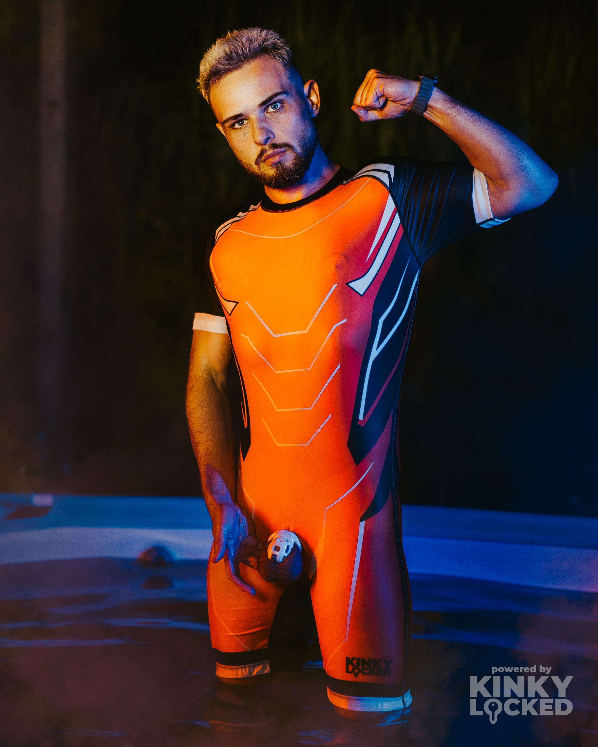 KINKYLOCKED-SURFSUIT (6 z 11) KINKYLOCKED SURFSUIT 6 z 11 scaled KINKY LOCKED - FETISH GEAR FOR EVERYONE