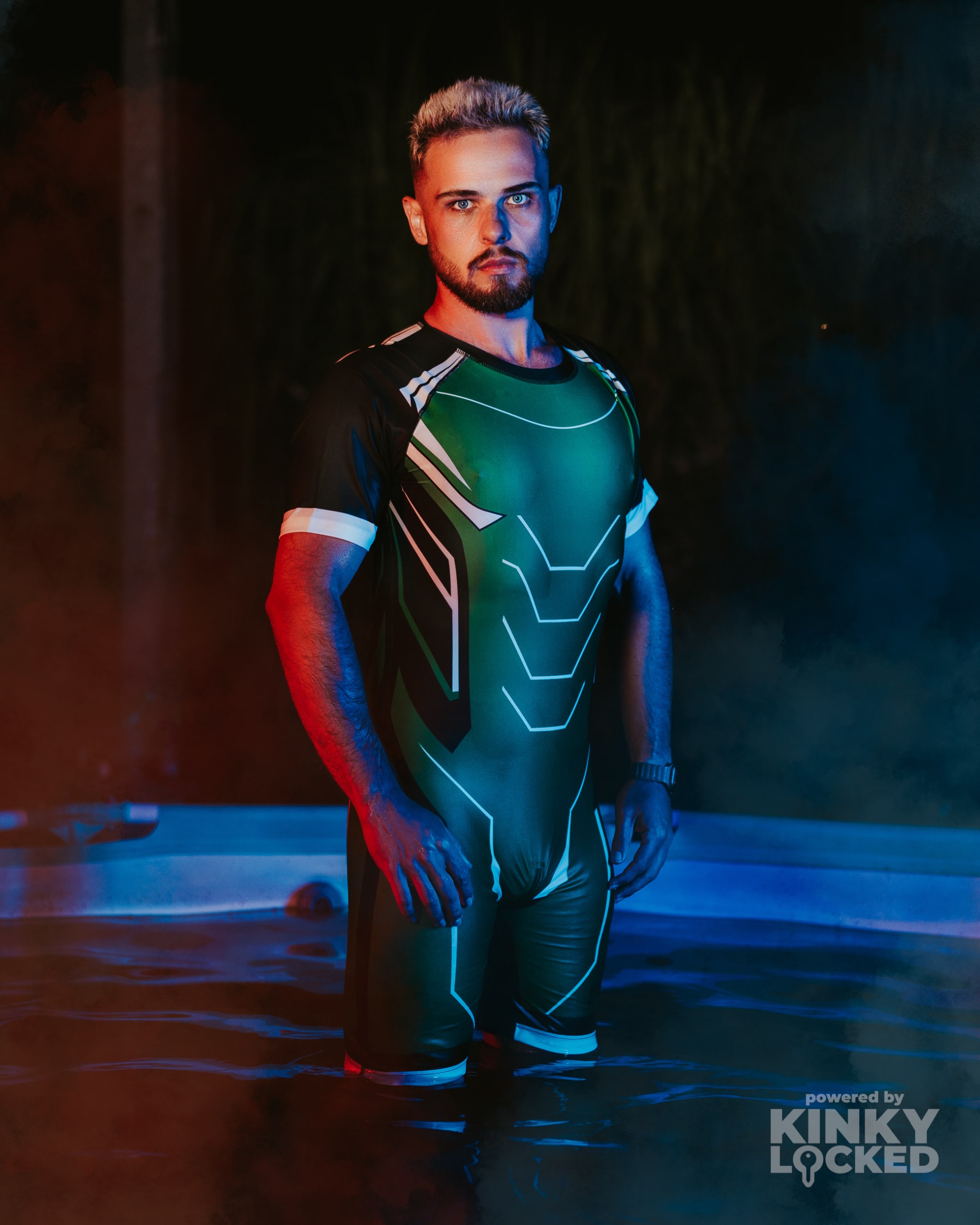 KINKYLOCKED-SURFSUIT (7 z 11) KINKYLOCKED SURFSUIT 7 z 11 scaled KINKY LOCKED - FETISH GEAR FOR EVERYONE