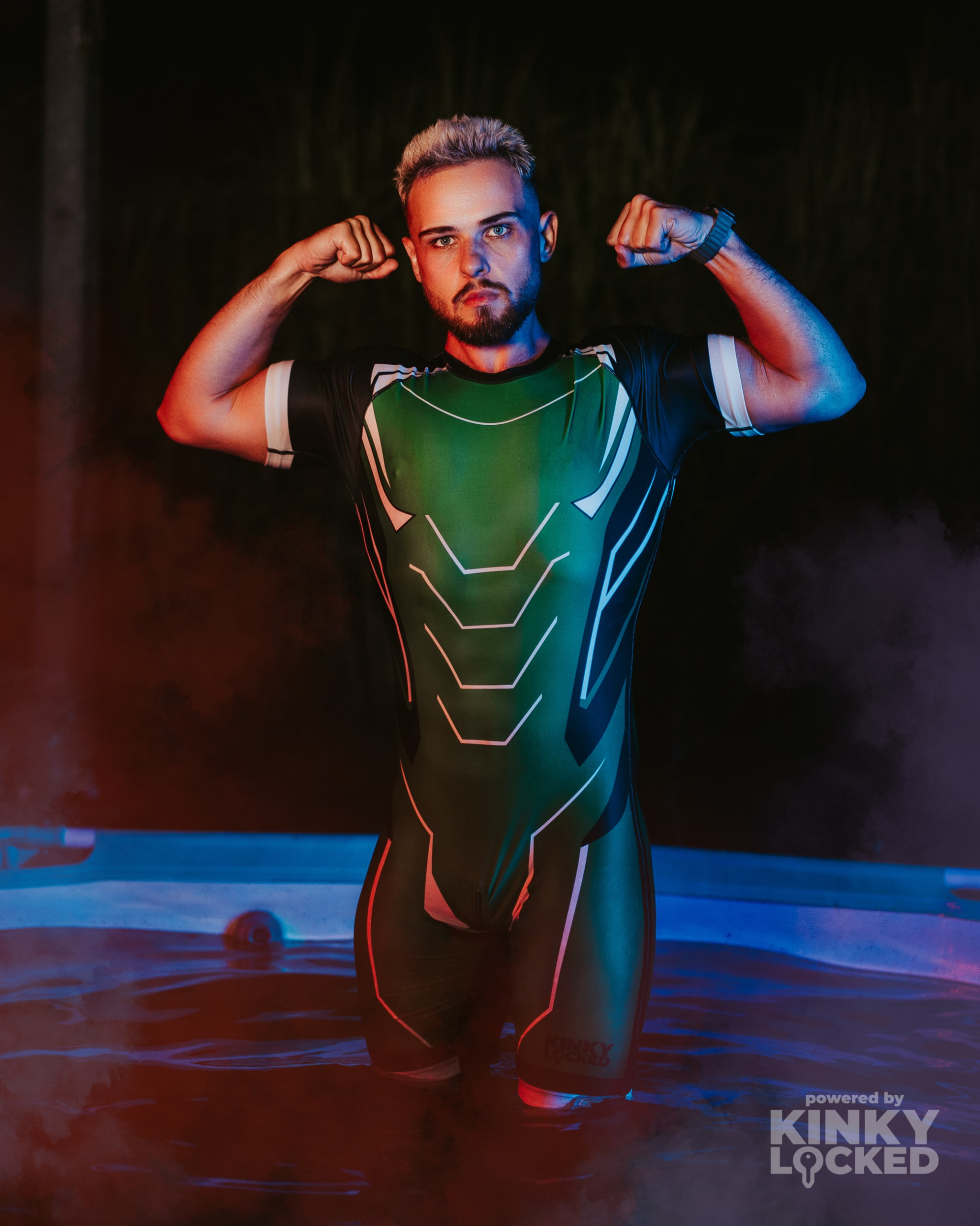 KINKYLOCKED-SURFSUIT (9 z 11) KINKYLOCKED SURFSUIT 9 z 11 scaled KINKY LOCKED - FETISH GEAR FOR EVERYONE